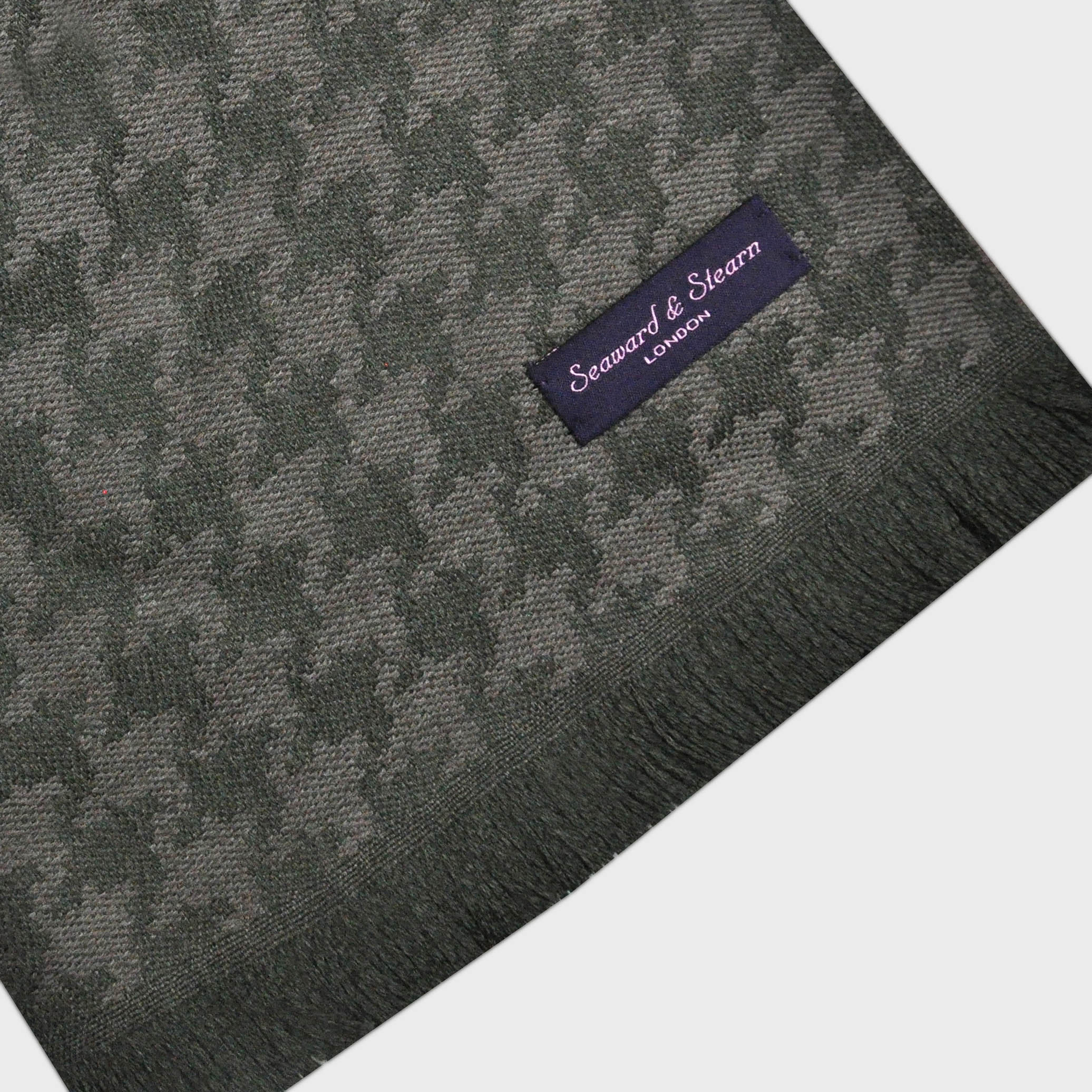 Houndstooth Super Fine Wool Scarf in Olive & Red