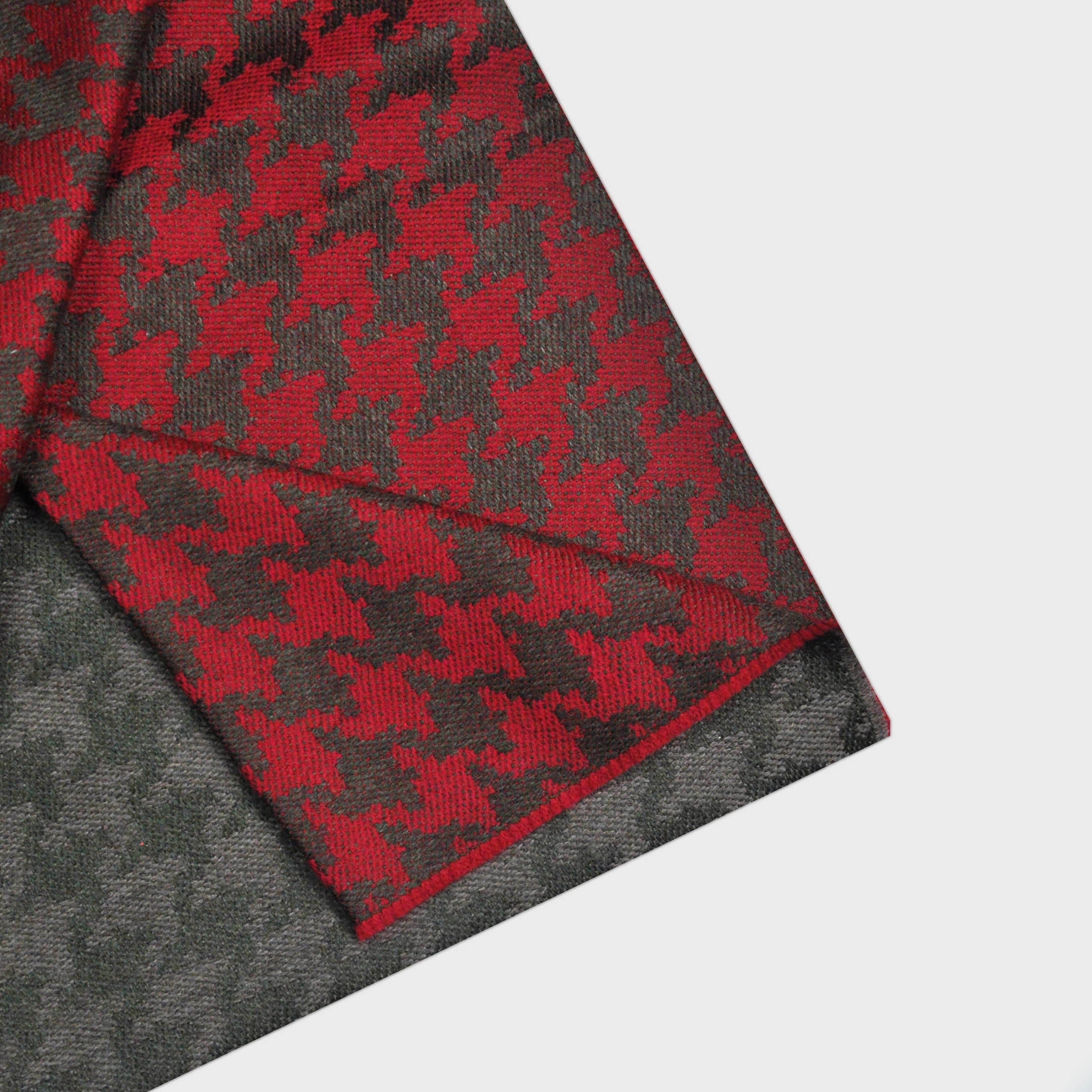 Houndstooth Super Fine Wool Scarf in Olive & Red